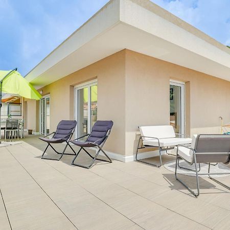 Spacieux Rooftop Parking, Terrasse Ensoleillee Menton Exterior photo